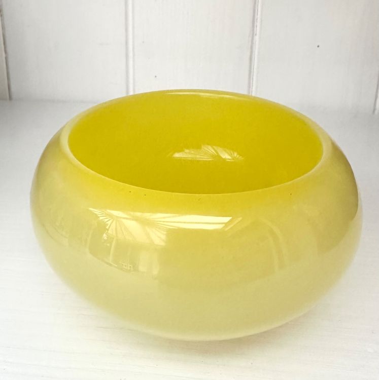 50.- à vendre vide-poche jaune en verre